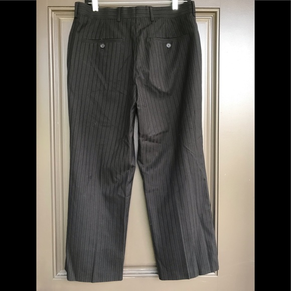 Le Chateau Cropped Dress Pants - Picture 2 of 7